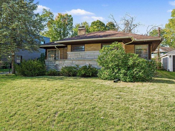 1851 Kessler Boulevard, South Bend, IN 46616
