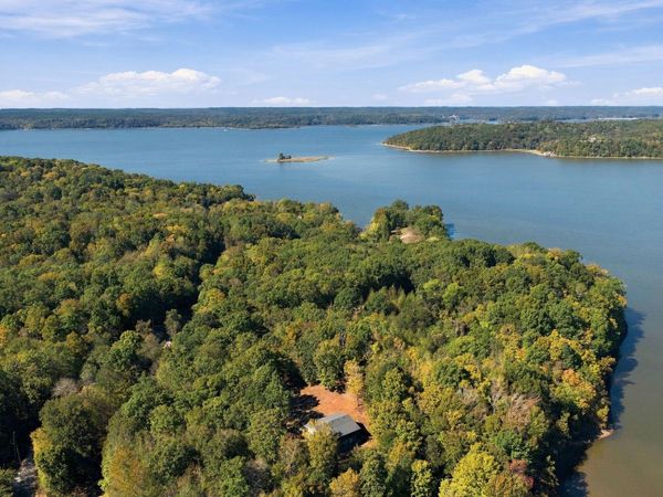 24 Charlsie Ln , Stewart, TN 37175
