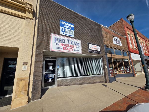55 E Jefferson Street , Winterset, IA 50273