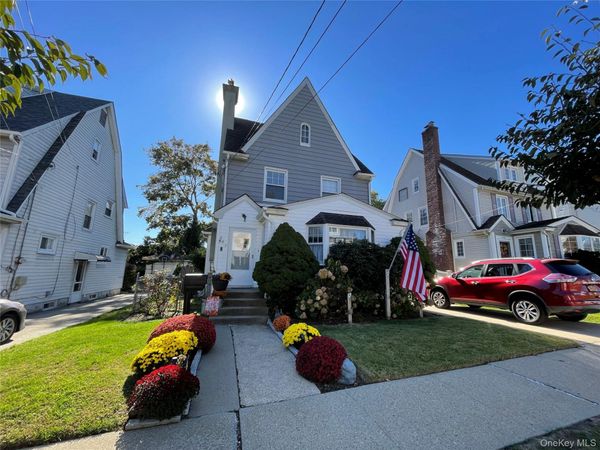 882 Jayne Place , Baldwin, NY 11510
