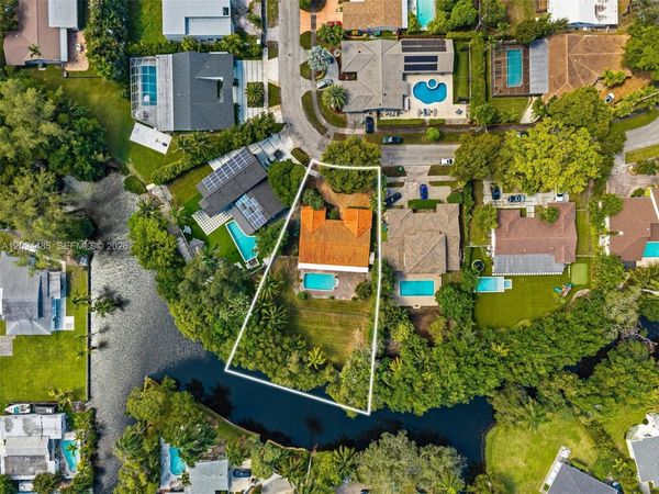 20011 NE 25th Ave , Miami, FL 33180