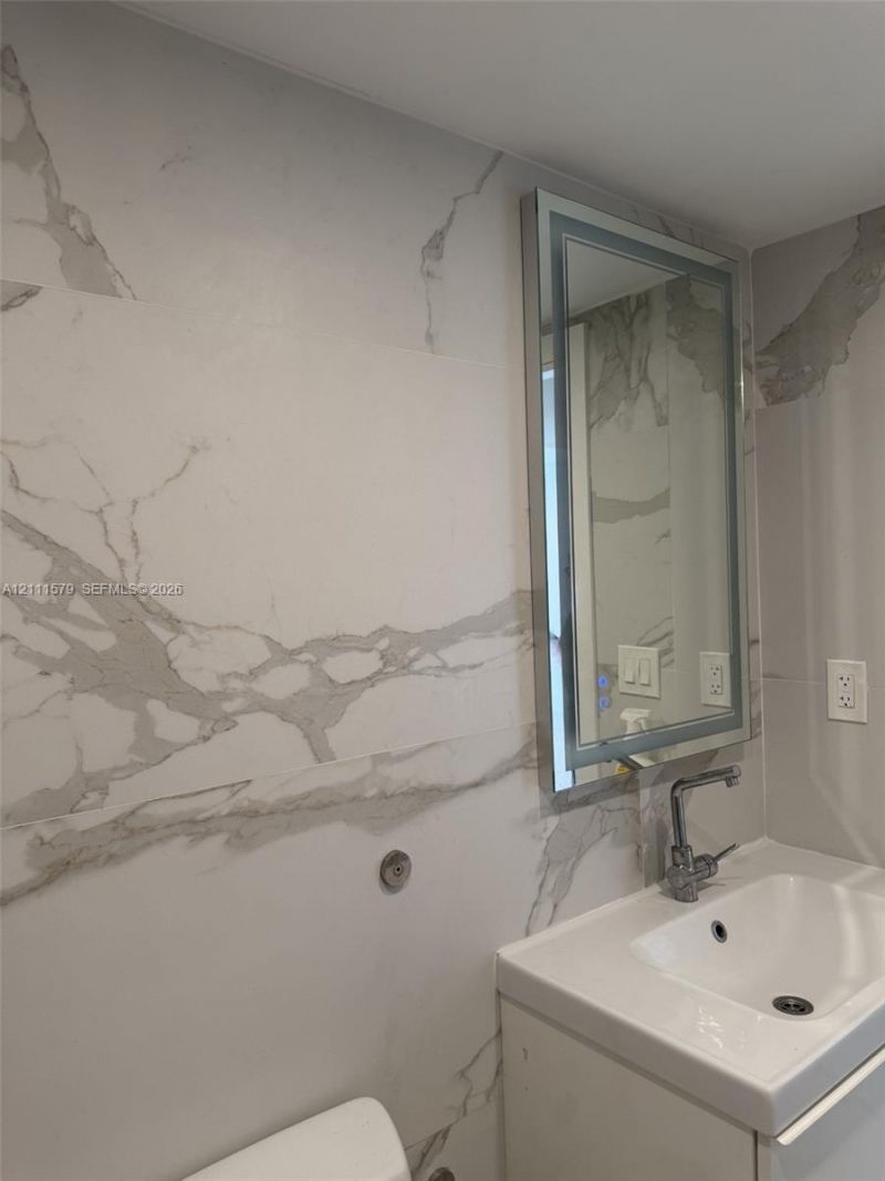 17560 Atlantic Blvd , Unit 106, Sunny Isles Beach, FL 33160 Photo
