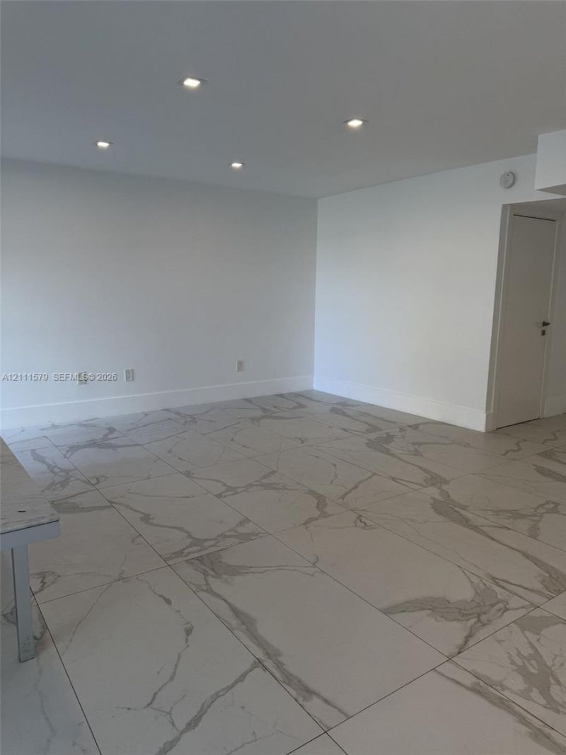 17560 Atlantic Blvd , Unit 106, Sunny Isles Beach, FL 33160 Photo