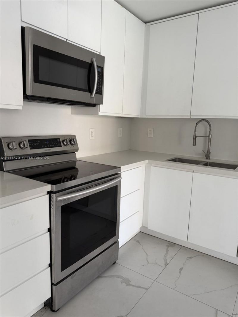 17560 Atlantic Blvd , Unit 106, Sunny Isles Beach, FL 33160 Photo