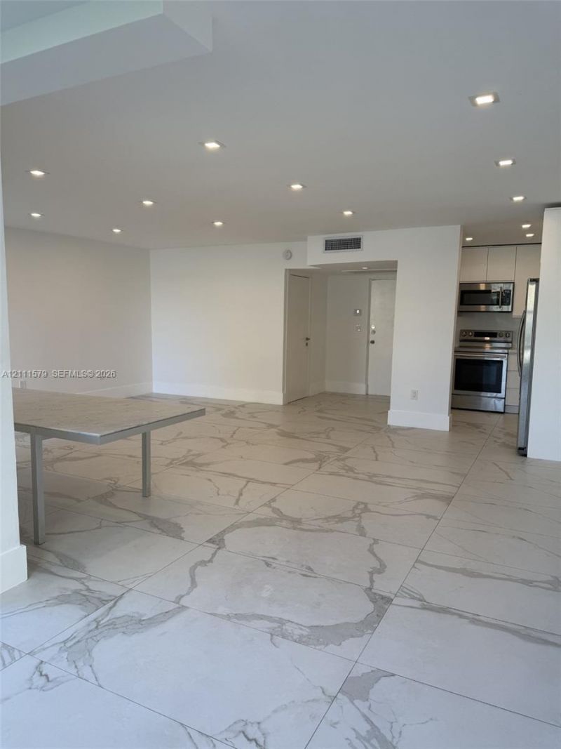 17560 Atlantic Blvd , Unit 106, Sunny Isles Beach, FL 33160 Photo