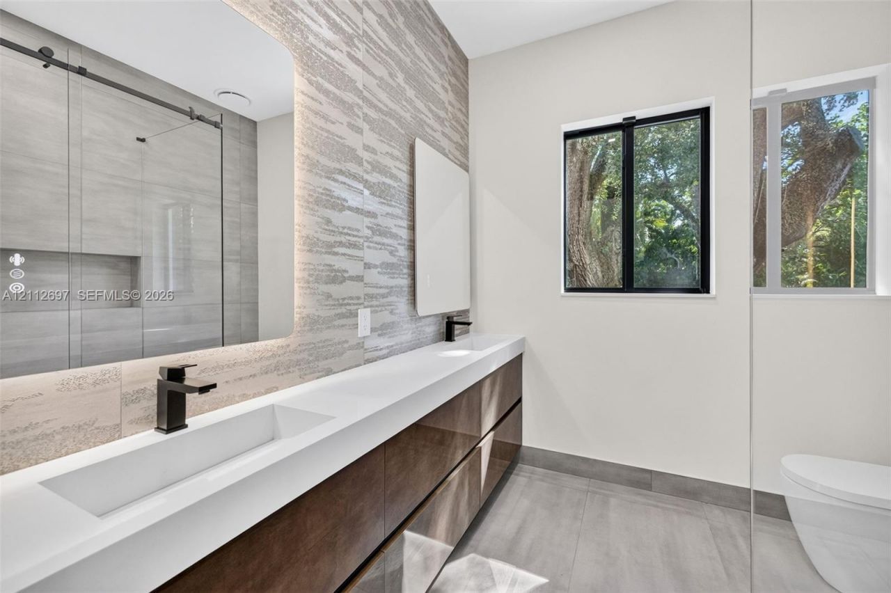 700 SW 12th Ave , Fort Lauderdale, FL 33312 Photo