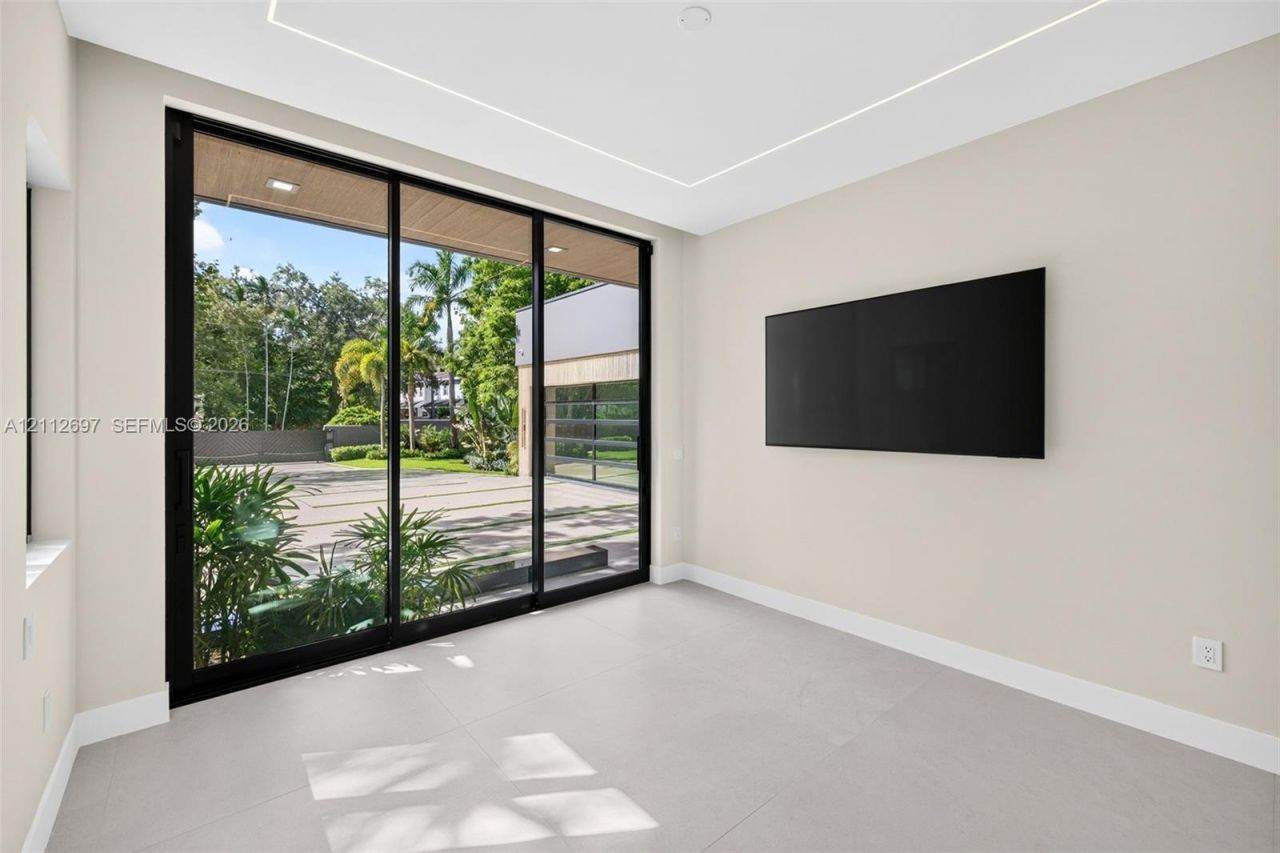 700 SW 12th Ave , Fort Lauderdale, FL 33312 Photo