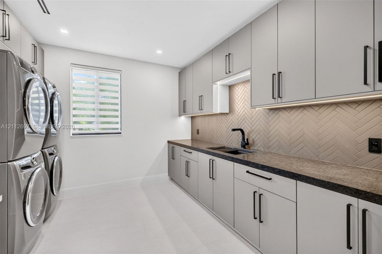 700 SW 12th Ave , Fort Lauderdale, FL 33312 Photo