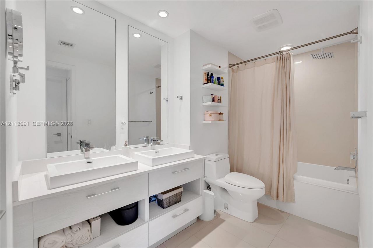55 SW 9th St , Unit 1802, Miami, FL 33130 Photo