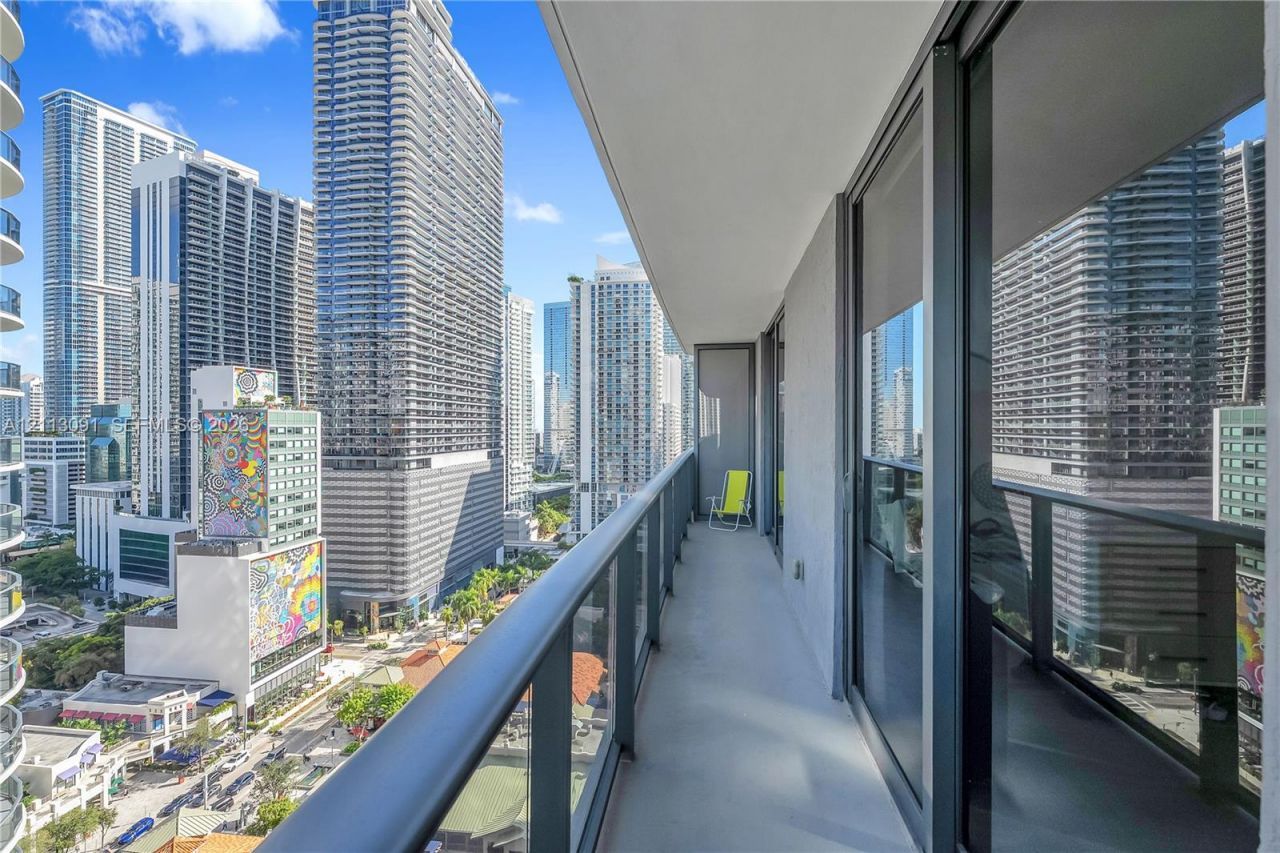 55 SW 9th St , Unit 1802, Miami, FL 33130 Photo