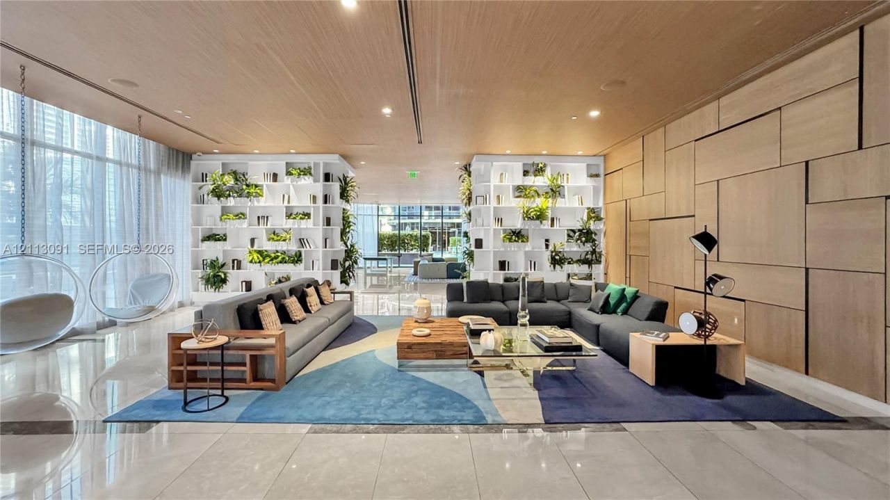 55 SW 9th St , Unit 1802, Miami, FL 33130 Photo
