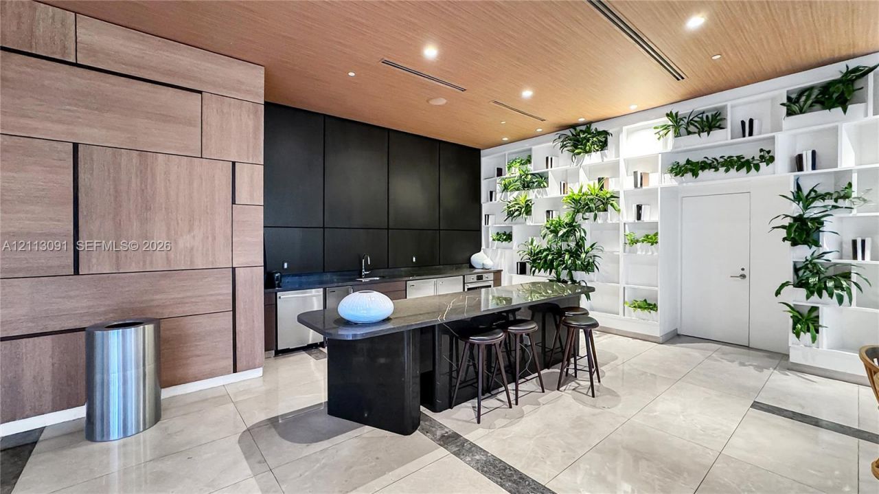55 SW 9th St , Unit 1802, Miami, FL 33130 Photo