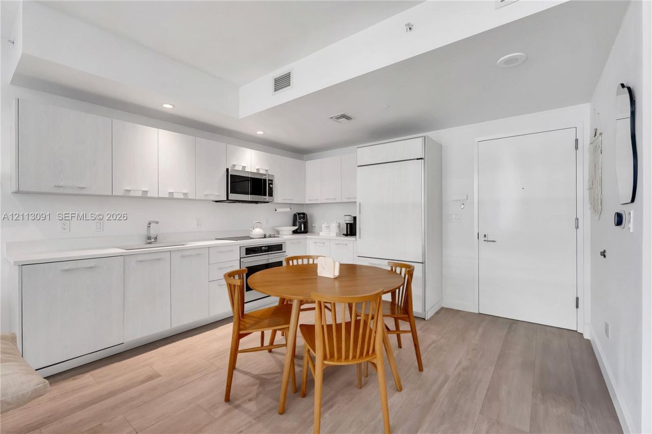 55 SW 9th St , Unit 1802, Miami, FL 33130 Photo