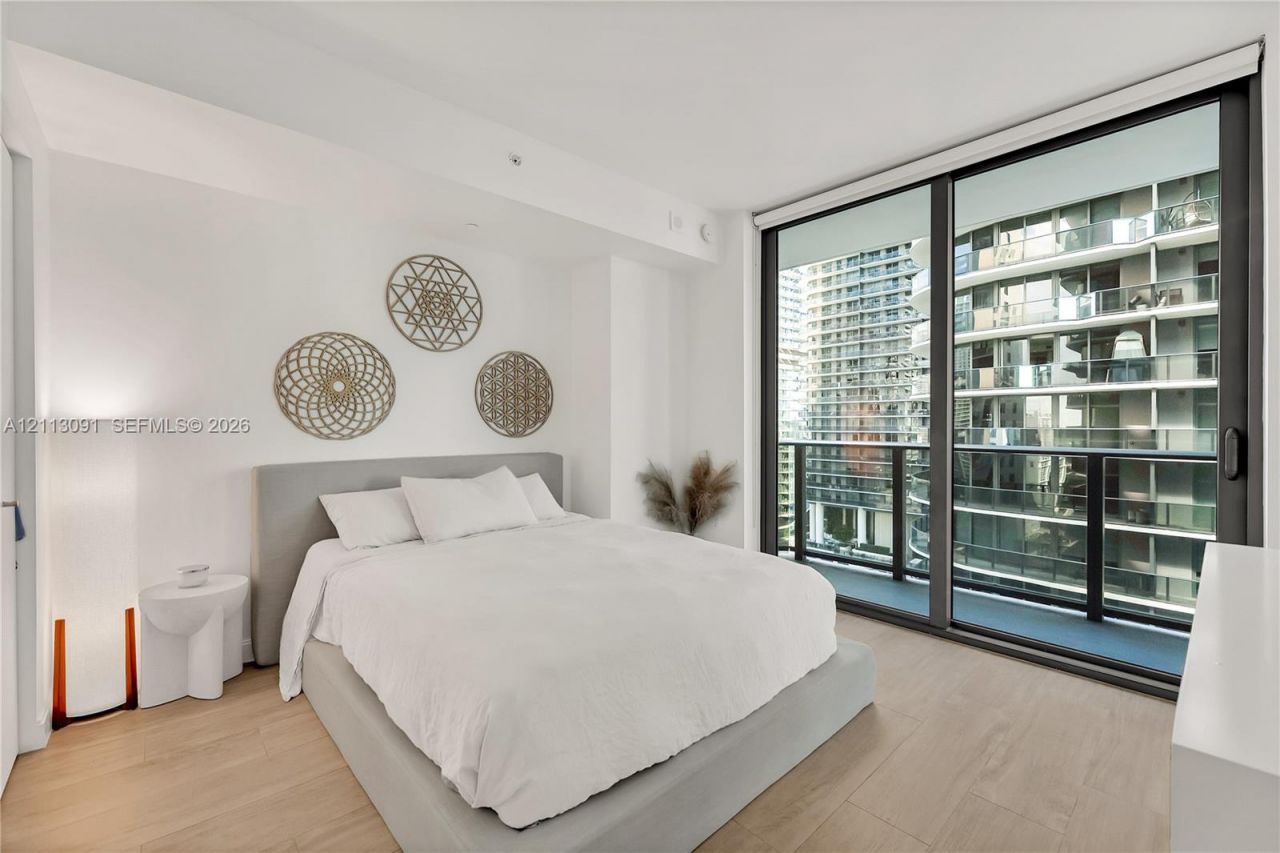 55 SW 9th St , Unit 1802, Miami, FL 33130 Photo