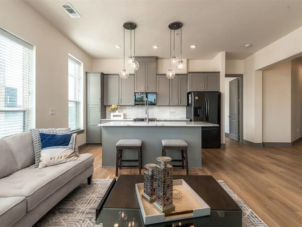 2700 Old Denton Road , Unit 1012, Carrollton, TX 75007