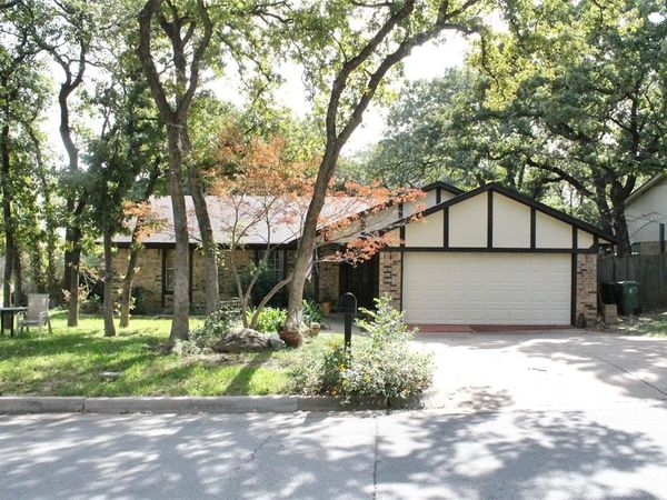 5301 Aurora Court , Arlington, TX 76017