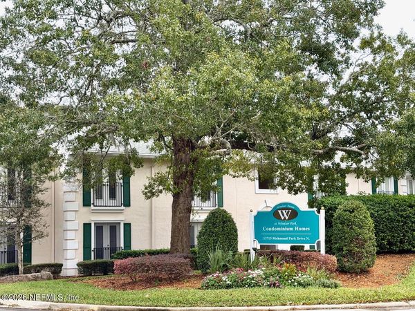 13715 N RICHMOND PARK Drive N, Unit 506, Jacksonville, FL 32224