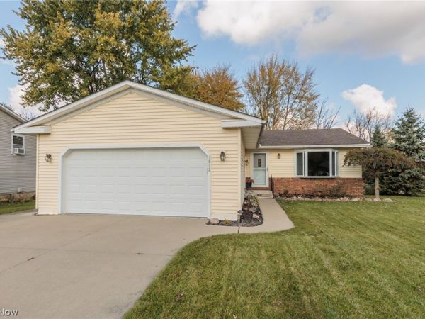 1012 Greenwich Avenue , Grafton, OH 44044