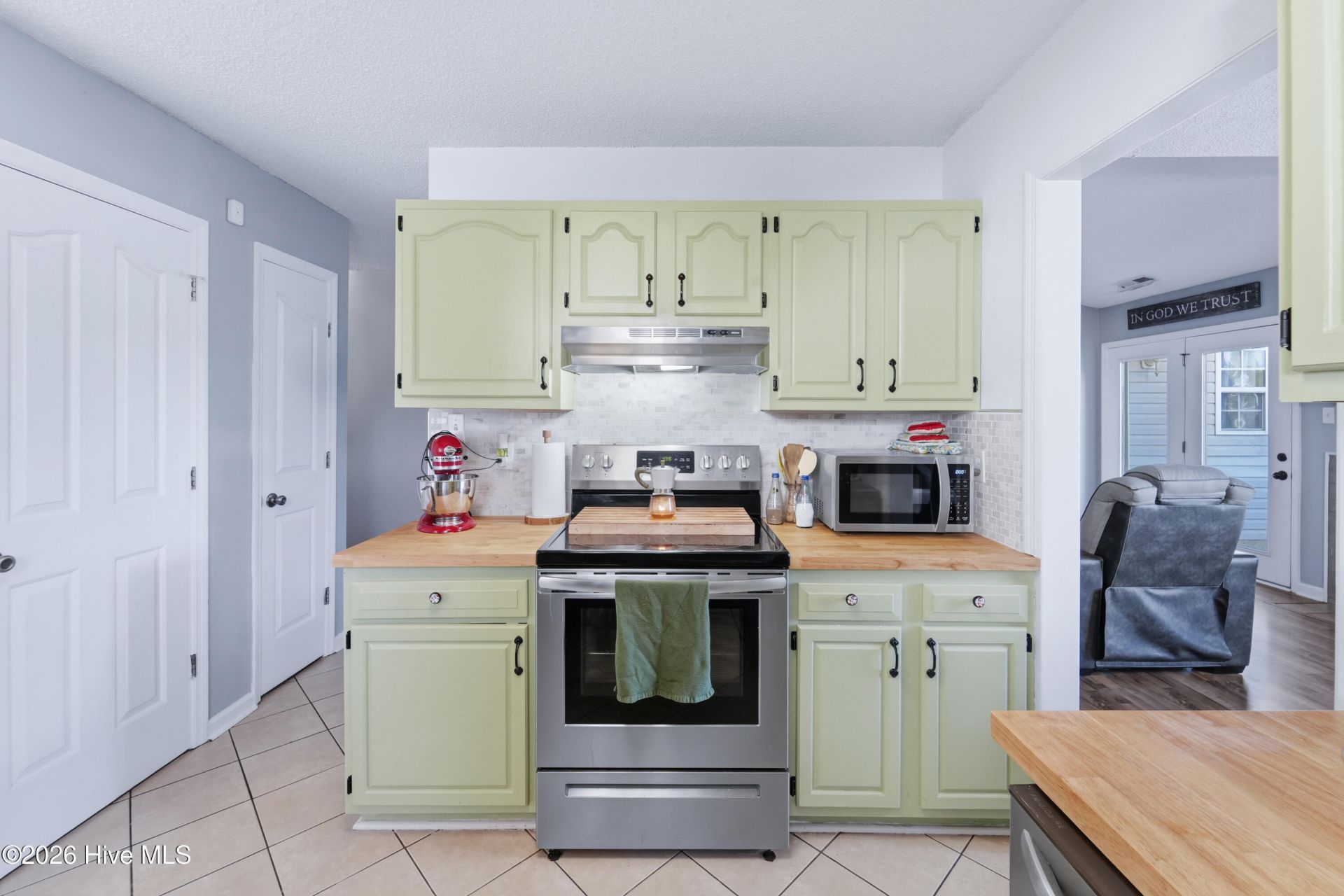 403 Spring Drive  Photo 15