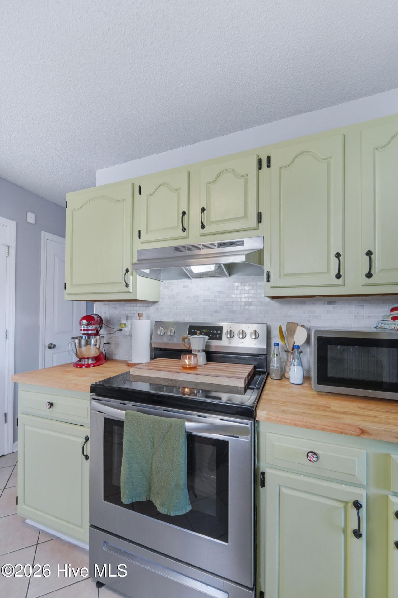 403 Spring Drive  Photo 16