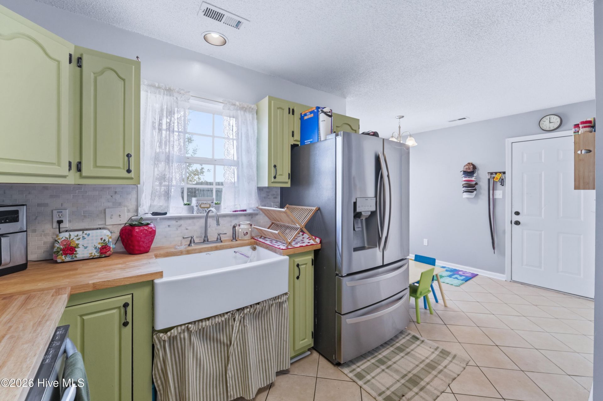 403 Spring Drive  Photo 17