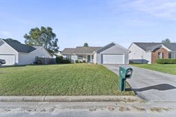 403 Spring Drive  photo 4