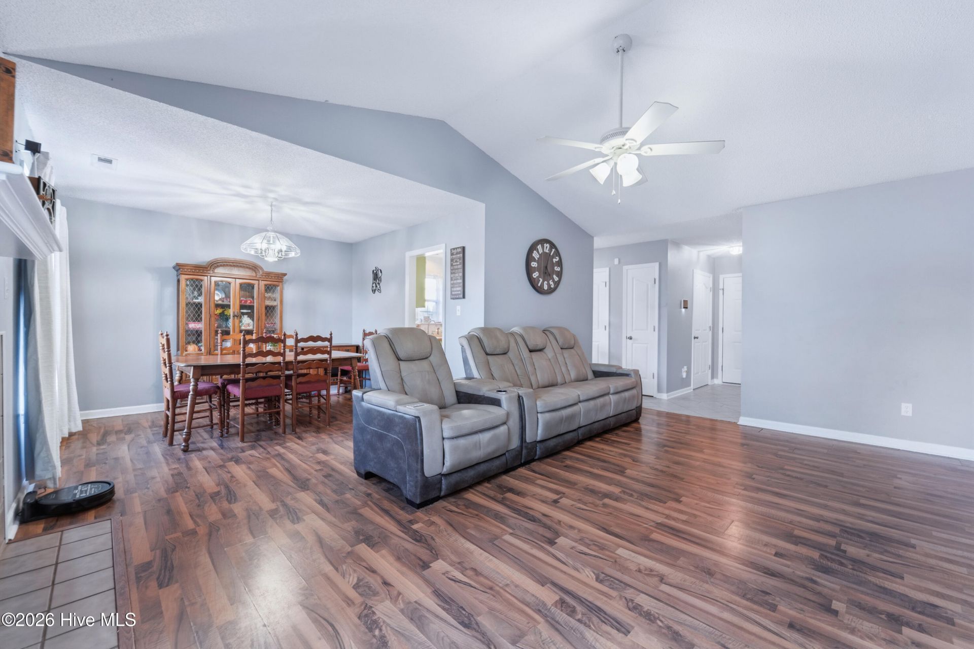 403 Spring Drive  Photo 8