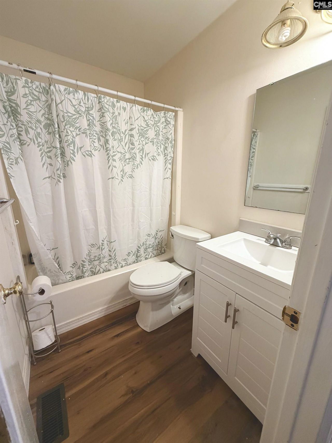 1027 Medfield Road  Photo 11
