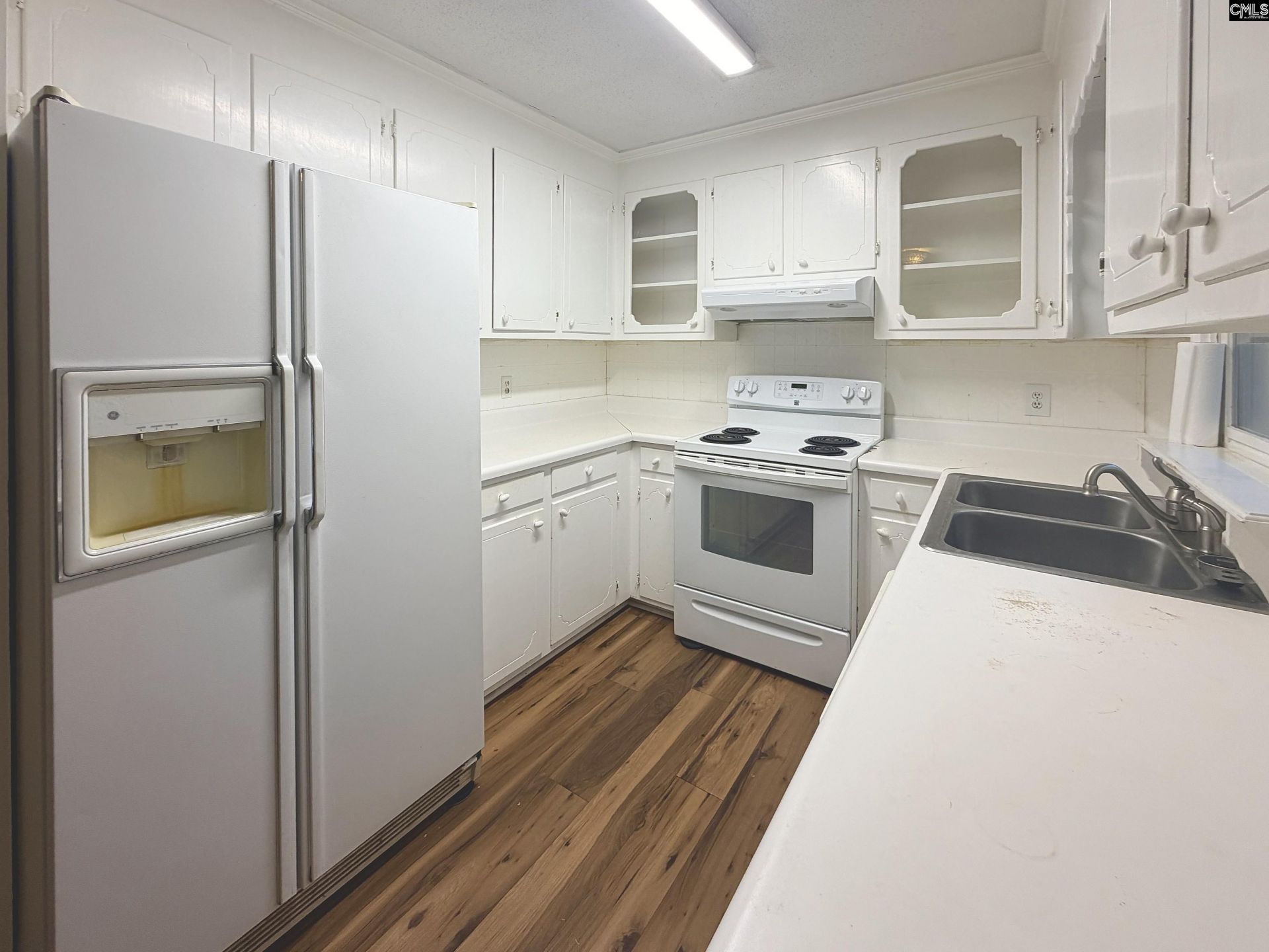 1027 Medfield Road  Photo 8