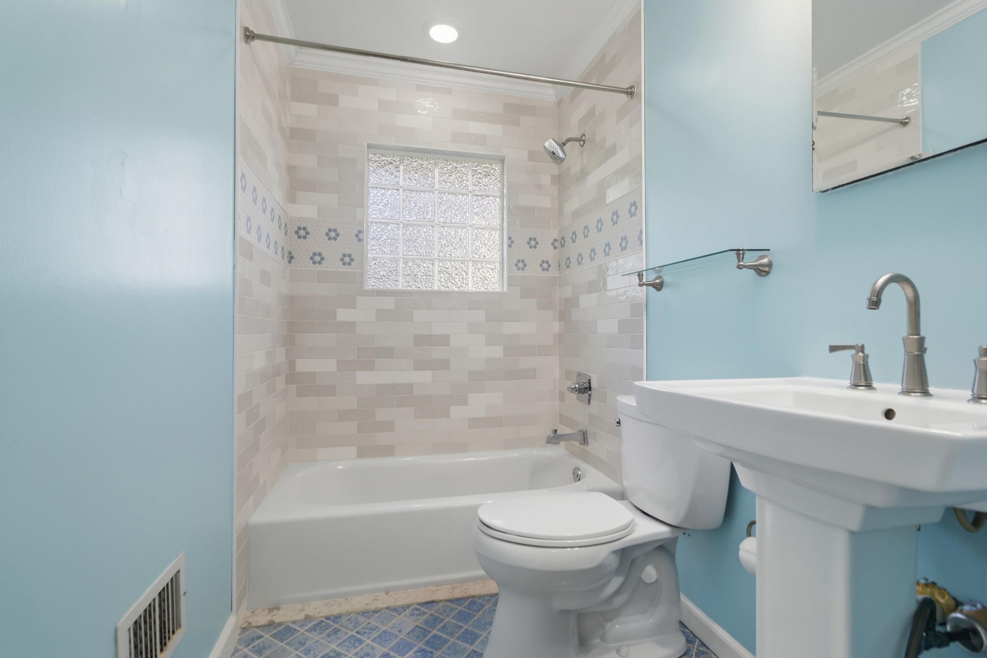 1815 Dunbarton Drive Photo 11