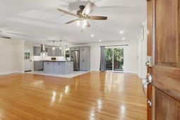 1815 Dunbarton Drive photo 4