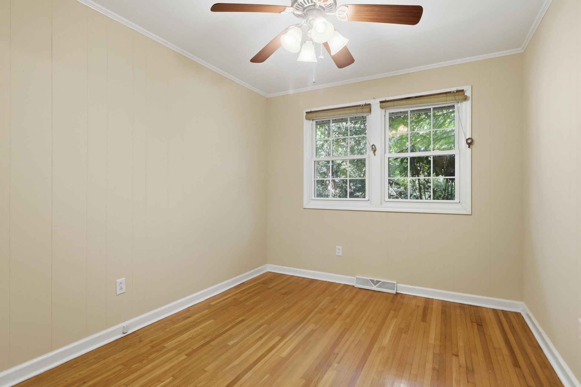 1815 Dunbarton Drive Photo 9
