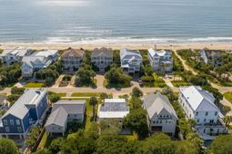 605 Ocean Boulevard photo 4