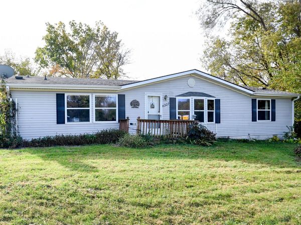 4307 E Oakwood Drive, Pleasant Hill, IA 50327