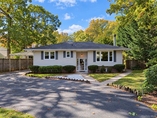 1065 Park Avenue, Huntington, NY 11743