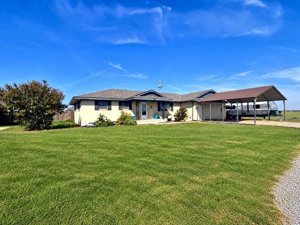 1019 E Lincoln Street, Sentinel, OK 73664