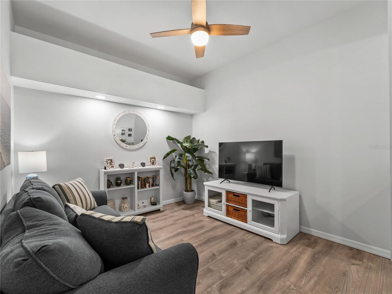 5340 Hyland Hills Avenue, Unit 2422, Sarasota, FL 34241 Photo