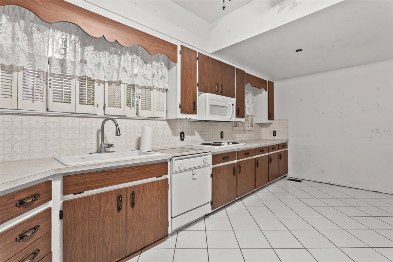 2714 Manatee Avenue W, Bradenton, FL 34205 Photo