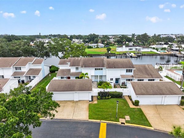 6447 CAPE HATTERAS WAY NE, Unit 2, ST PETERSBURG, FL 33702
