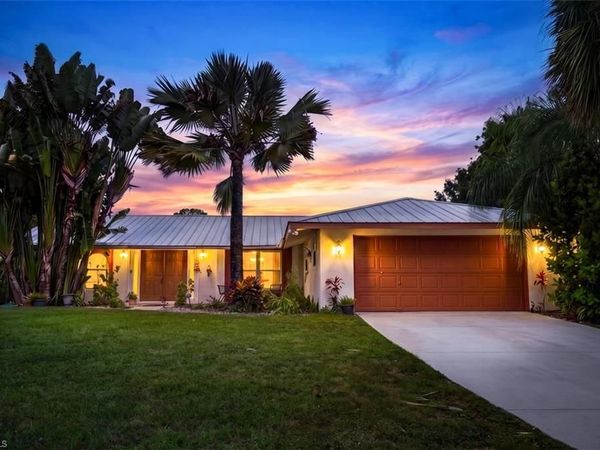 591 21st ST NW, NAPLES, FL 34120