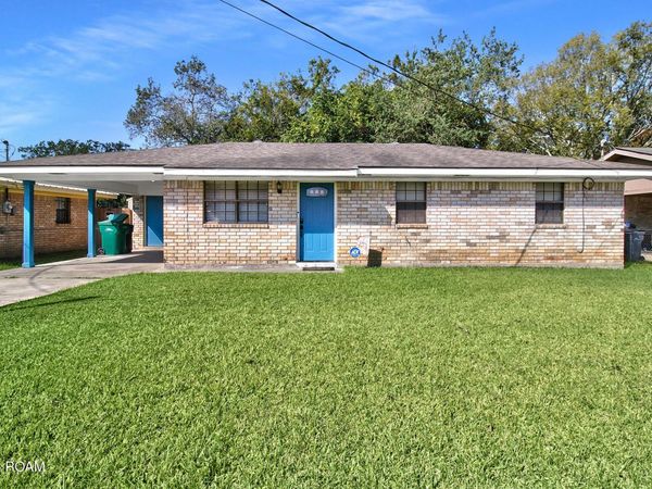 107 Ned L Street, Broussard, LA 70518