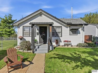 6458 Pierce Street, Omaha, NE 68106