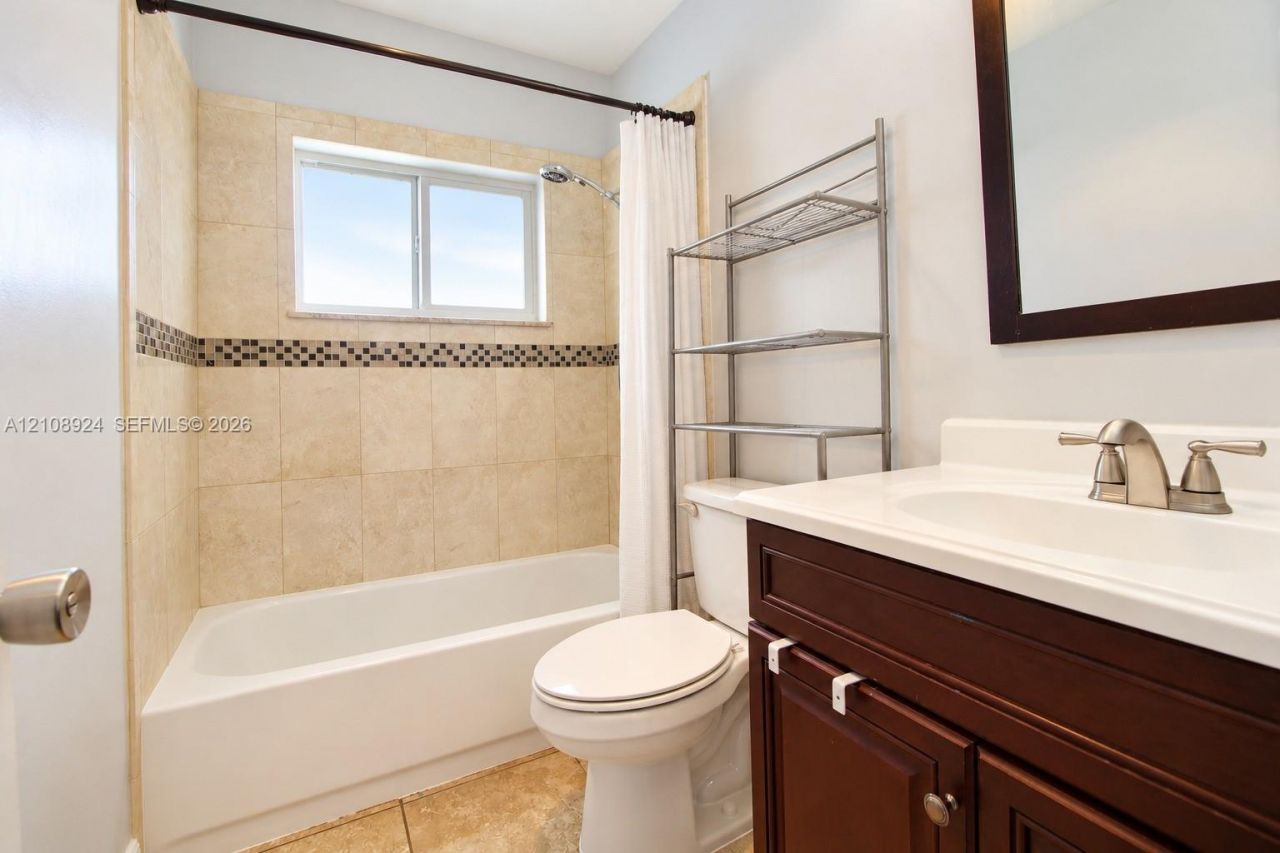 7607 NW 66th Ter , Tamarac, FL 33321 Photo