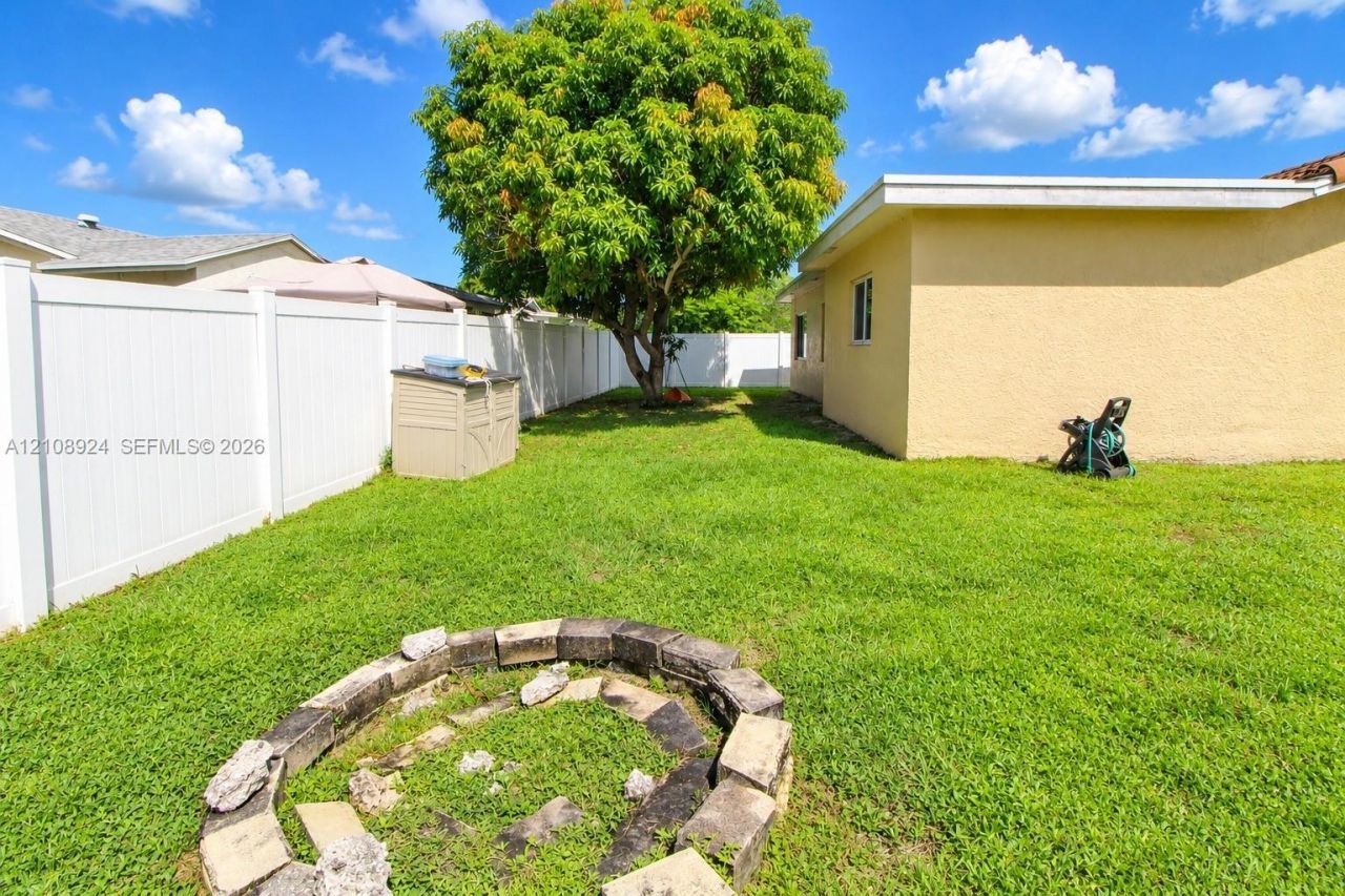 7607 NW 66th Ter , Tamarac, FL 33321 Photo