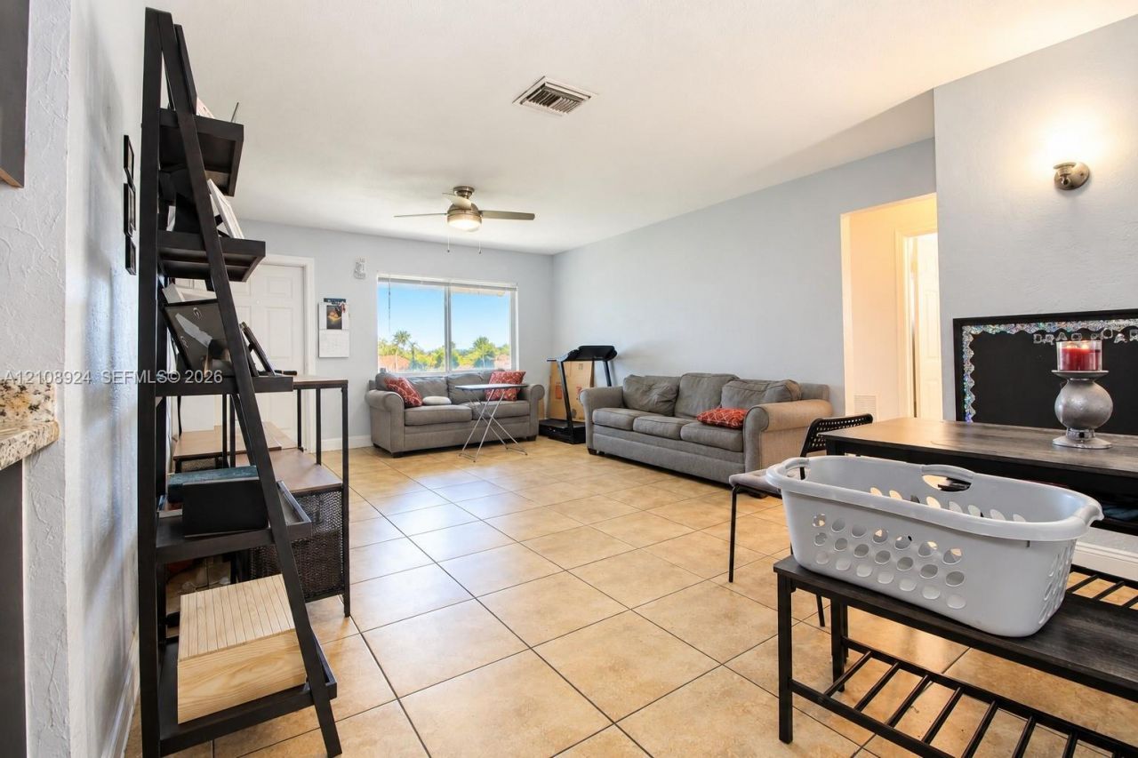 7607 NW 66th Ter , Tamarac, FL 33321 Photo