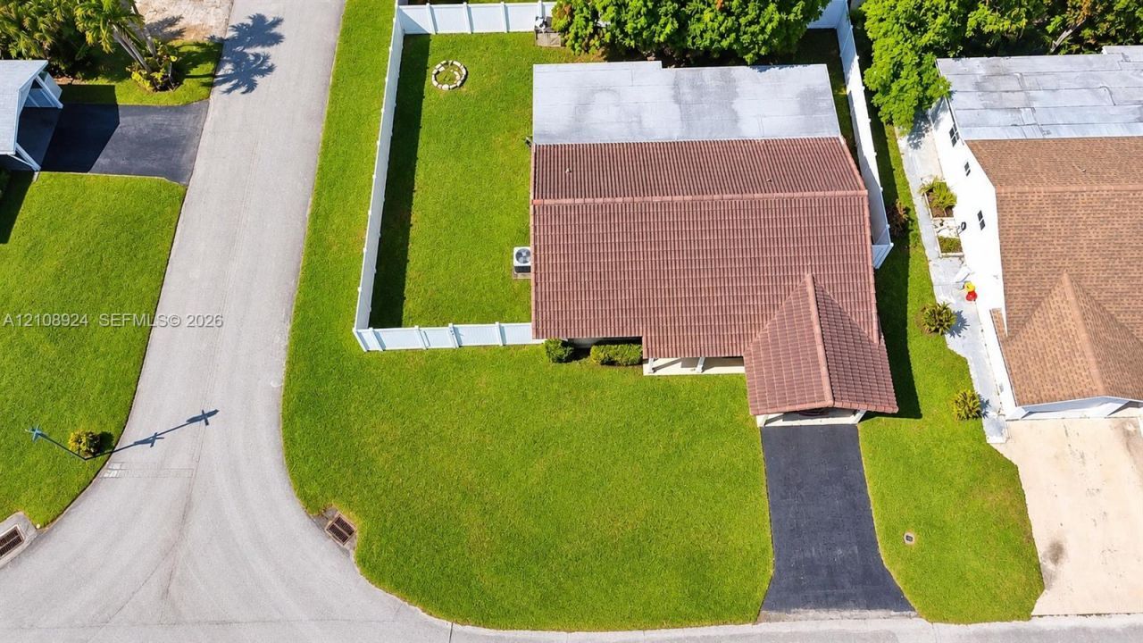 7607 NW 66th Ter , Tamarac, FL 33321 Photo