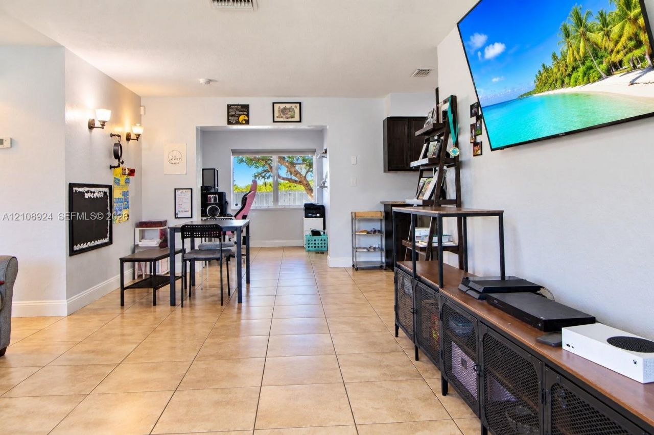 7607 NW 66th Ter , Tamarac, FL 33321 Photo