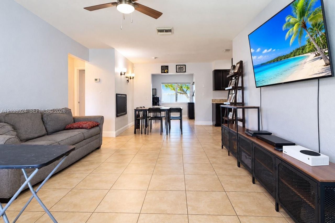 7607 NW 66th Ter , Tamarac, FL 33321 Photo