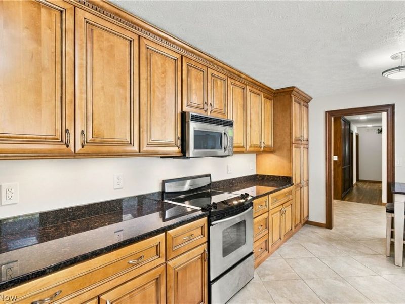 28400 S Woodland Road, Pepper Pike, OH 44124 Photo 13