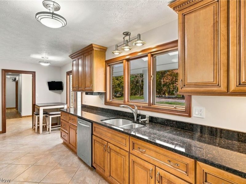 28400 S Woodland Road, Pepper Pike, OH 44124 Photo 14